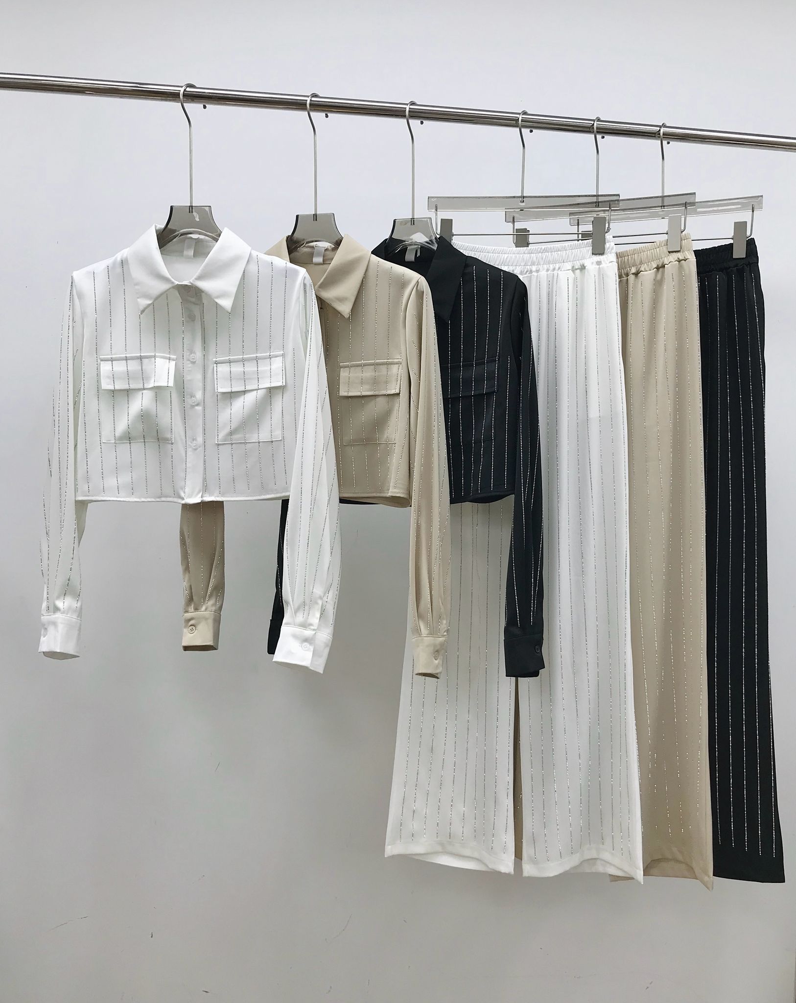 Cordset PARIS - Completo camicia corta e pantalone con dettagli in pietra