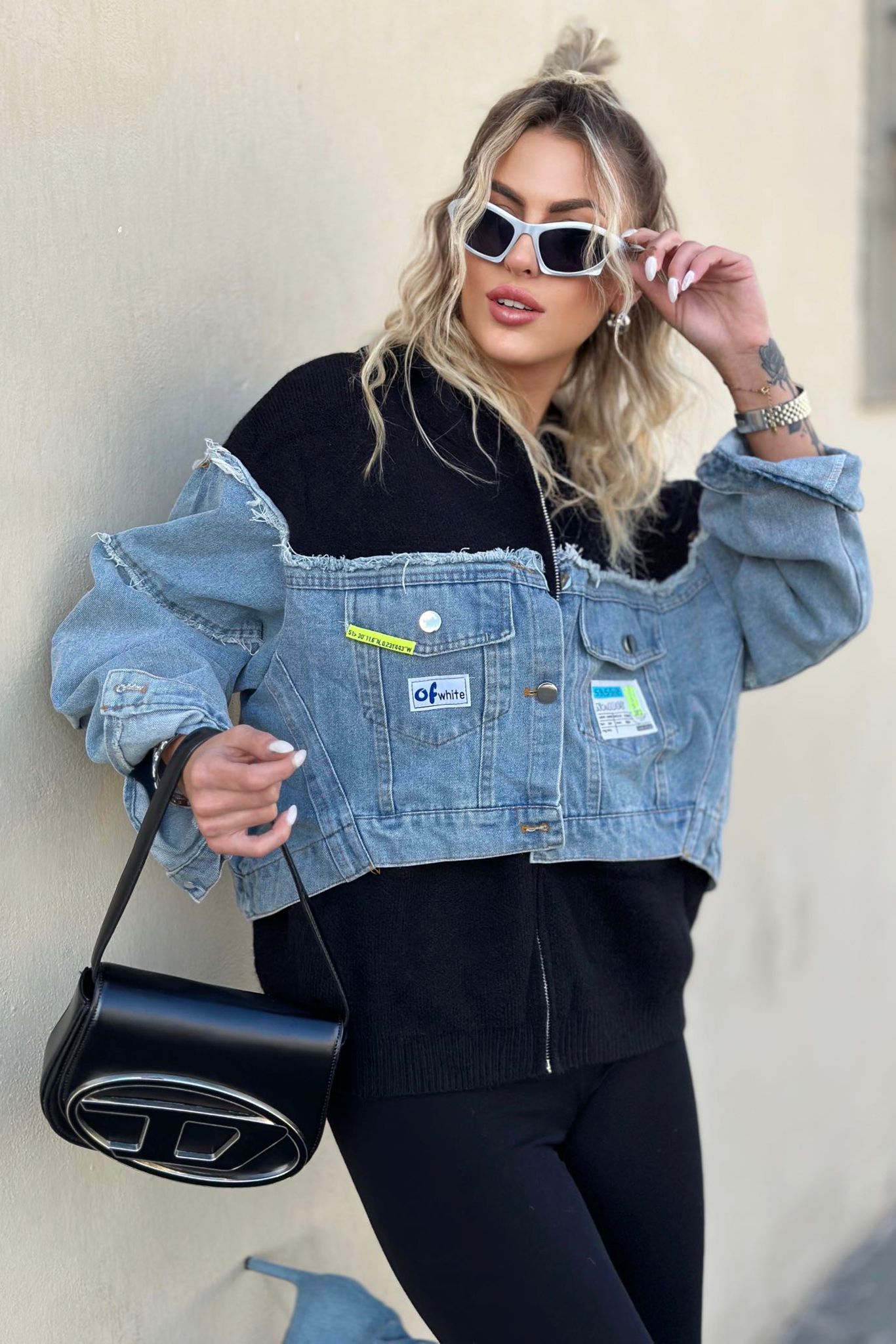 Giacca di jeans e felpa